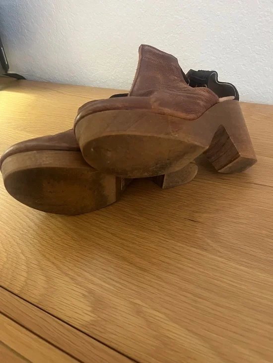 Free People Brown Leather Platform Clogs with Black Heel Strap - Picture 4 of 4